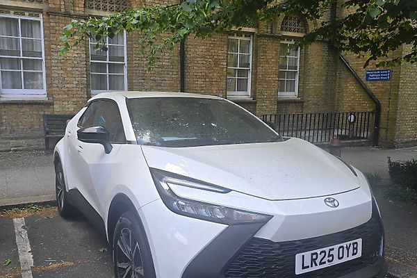 Toyota C-Hr LR25OYB
