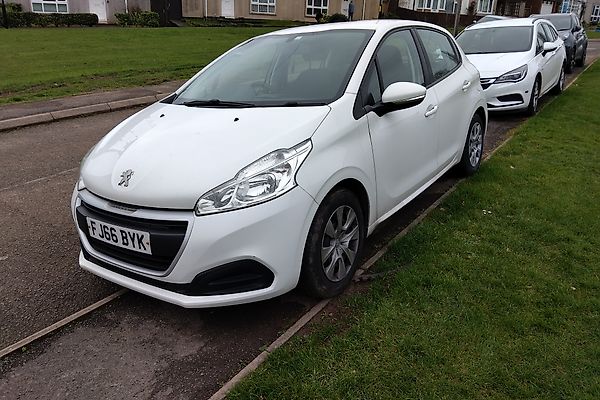 Peugeot 208