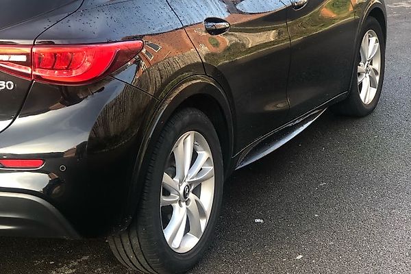 Infiniti Q30