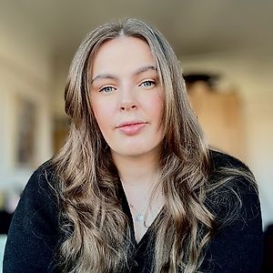 Profile picture for Louise B