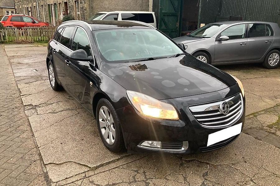 Hire a cheap Vauxhall Insignia from Steven Douglas in Peebles, EH45