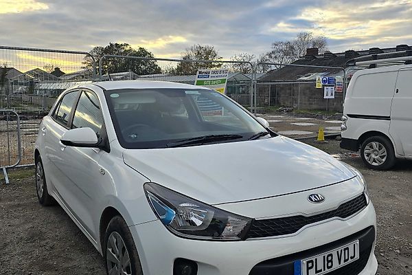 Kia Rio PL18VDJ - White Lund Depot